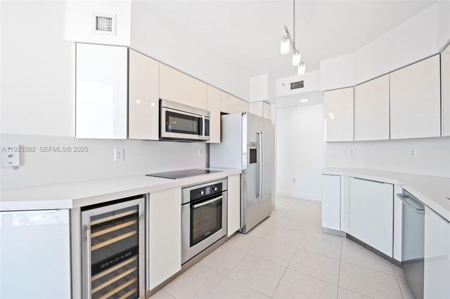3370 Hidden Bay Drive 2102, Aventura, FL 33180