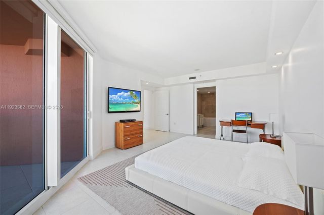 3370 Hidden Bay Drive 2102, Aventura, FL 33180