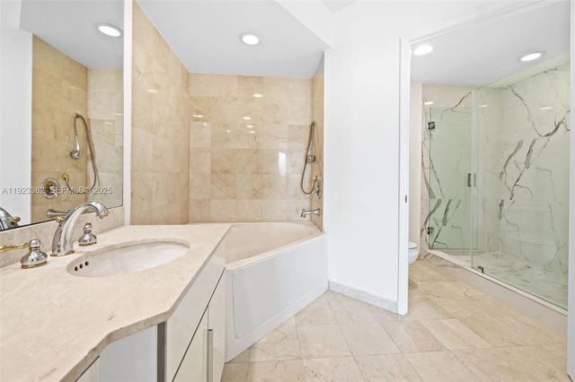 3370 Hidden Bay Drive 2102, Aventura, FL 33180