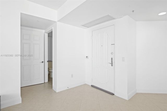 3370 Hidden Bay Drive 2102, Aventura, FL 33180