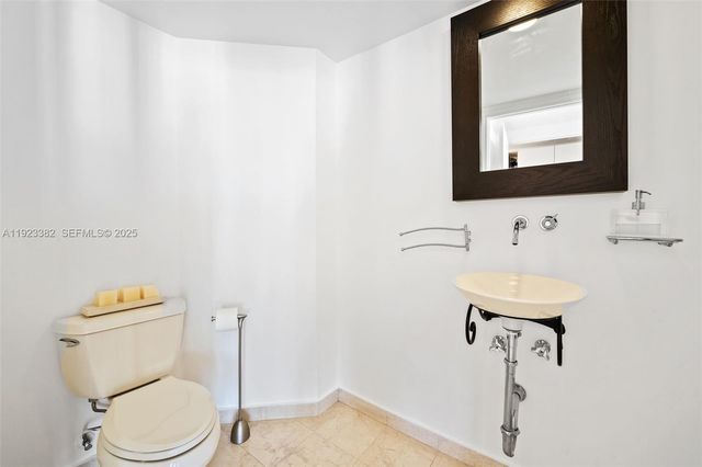 3370 Hidden Bay Drive 2102, Aventura, FL 33180