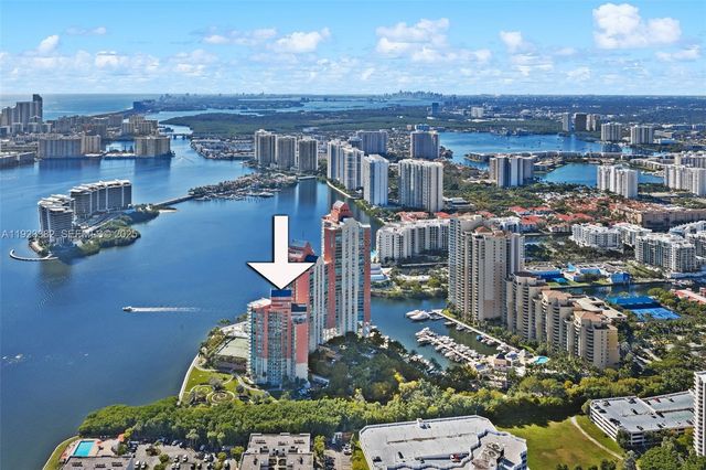3370 Hidden Bay Drive 2102, Aventura, FL 33180