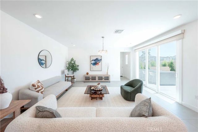 232 Junco, Irvine, CA 92618