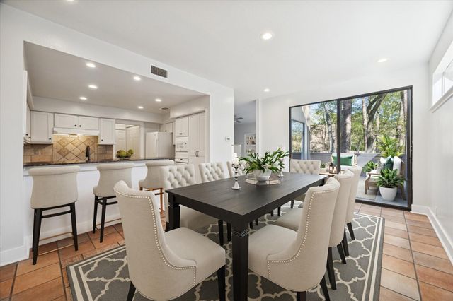 225 Litchfield Lane, Houston, TX 77024