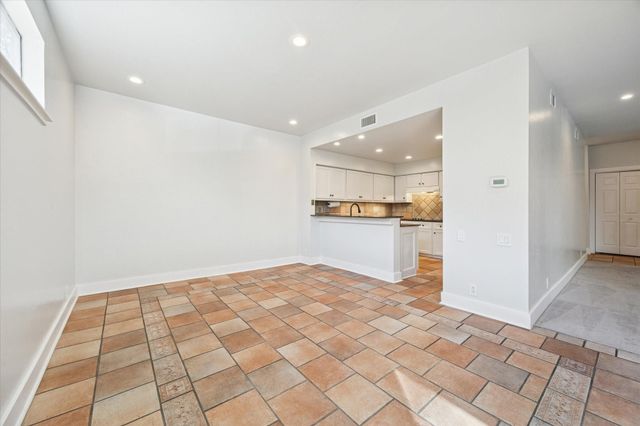 225 Litchfield Lane, Houston, TX 77024