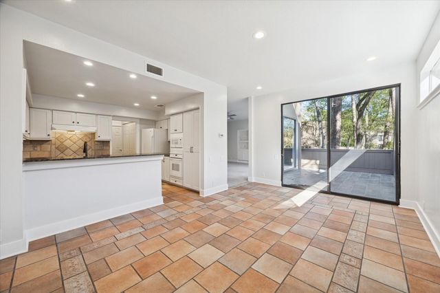 225 Litchfield Lane, Houston, TX 77024