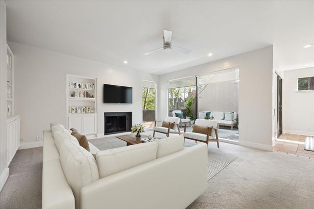 225 Litchfield Lane, Houston, TX 77024