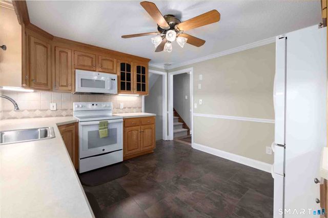 2 Woodridge Court, Southington, CT 06489