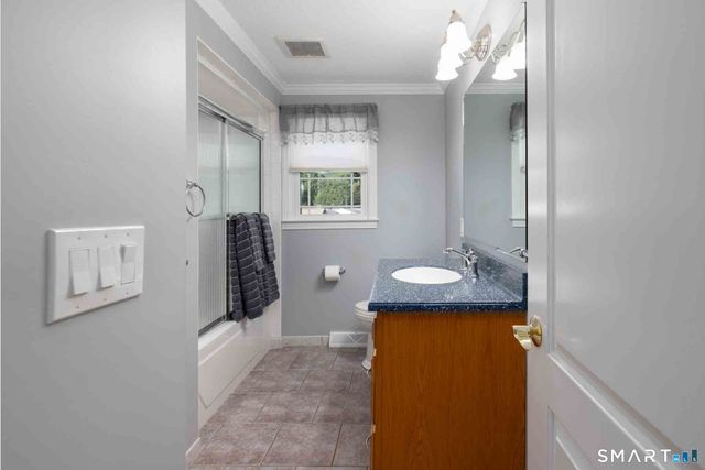 2 Woodridge Court, Southington, CT 06489