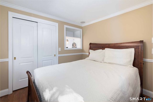 2 Woodridge Court, Southington, CT 06489