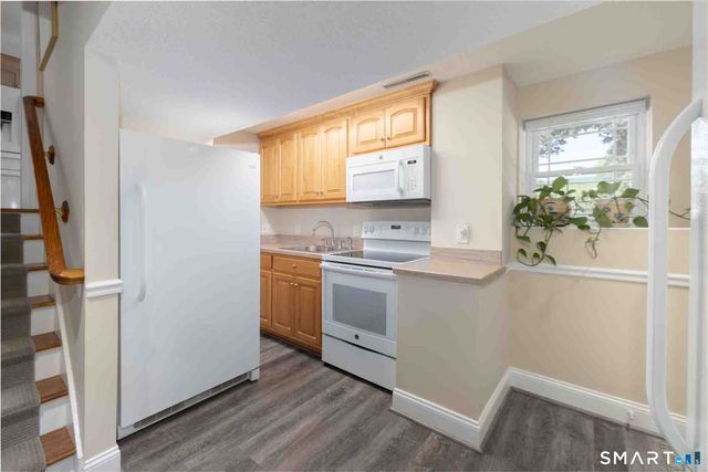 2 Woodridge Court, Southington, CT 06489