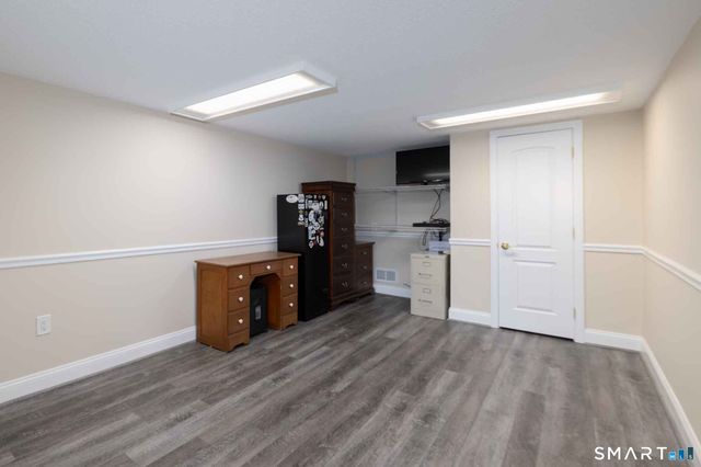 2 Woodridge Court, Southington, CT 06489