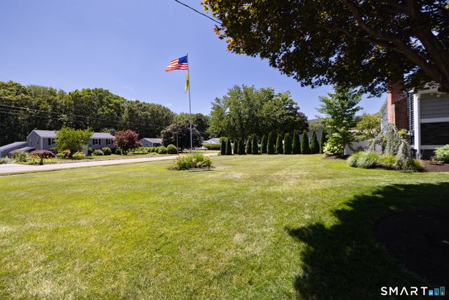 2 Woodridge Court, Southington, CT 06489