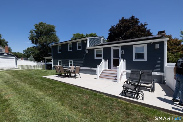 2 Woodridge Court, Southington, CT 06489