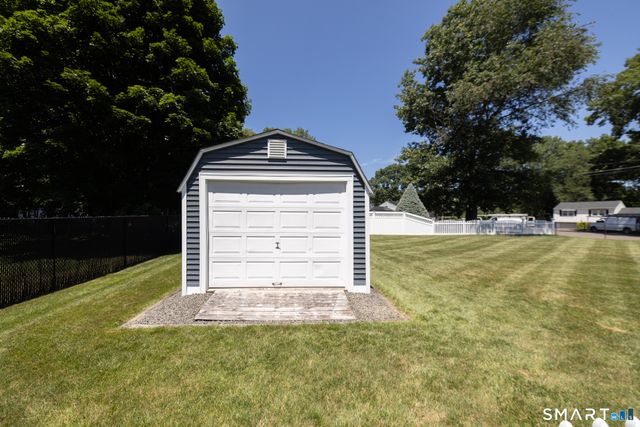 2 Woodridge Court, Southington, CT 06489