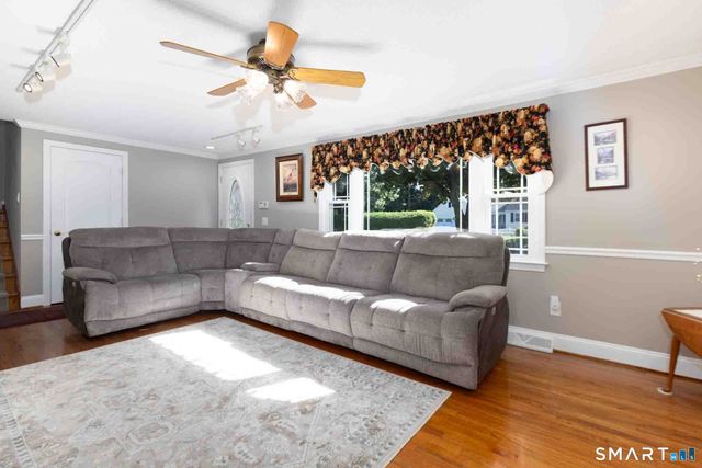 2 Woodridge Court, Southington, CT 06489