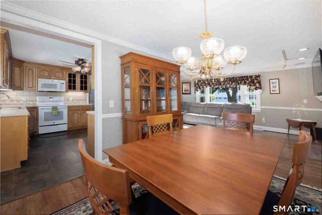2 Woodridge Court, Southington, CT 06489