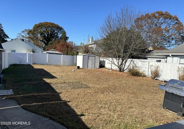 1527 Beaver Dam Road, Point Pleasant, NJ 08742