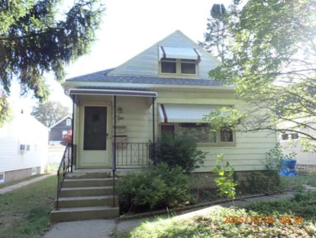 3240 S Dayfield AVENUE, Milwaukee, WI 53207