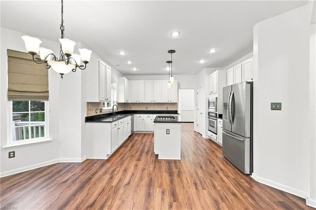 126 Hawks Nest Lane LN, Suffolk, VA 23435
