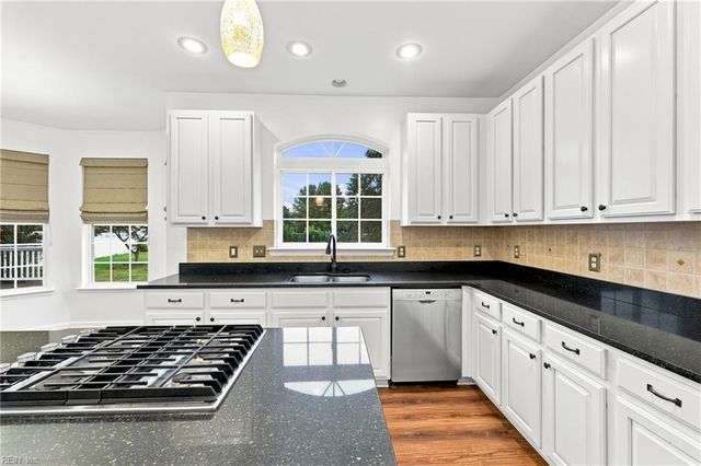 126 Hawks Nest Lane LN, Suffolk, VA 23435