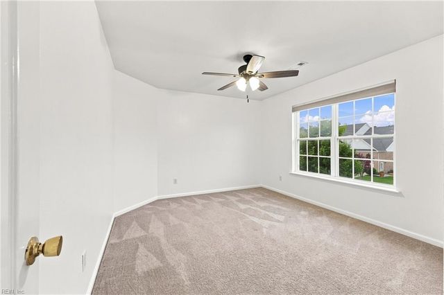 126 Hawks Nest Lane LN, Suffolk, VA 23435