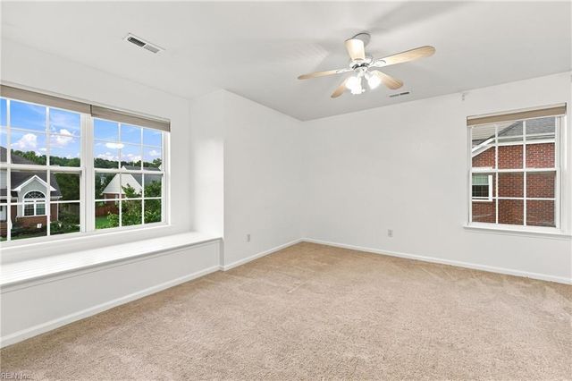 126 Hawks Nest Lane LN, Suffolk, VA 23435