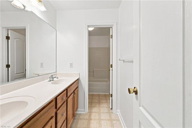 126 Hawks Nest Lane LN, Suffolk, VA 23435