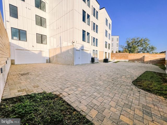 1266 Holbrook Ter NE Unit 1, Washington, DC 20002