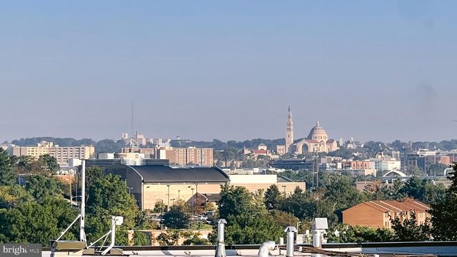1266 Holbrook Ter NE Unit 1, Washington, DC 20002