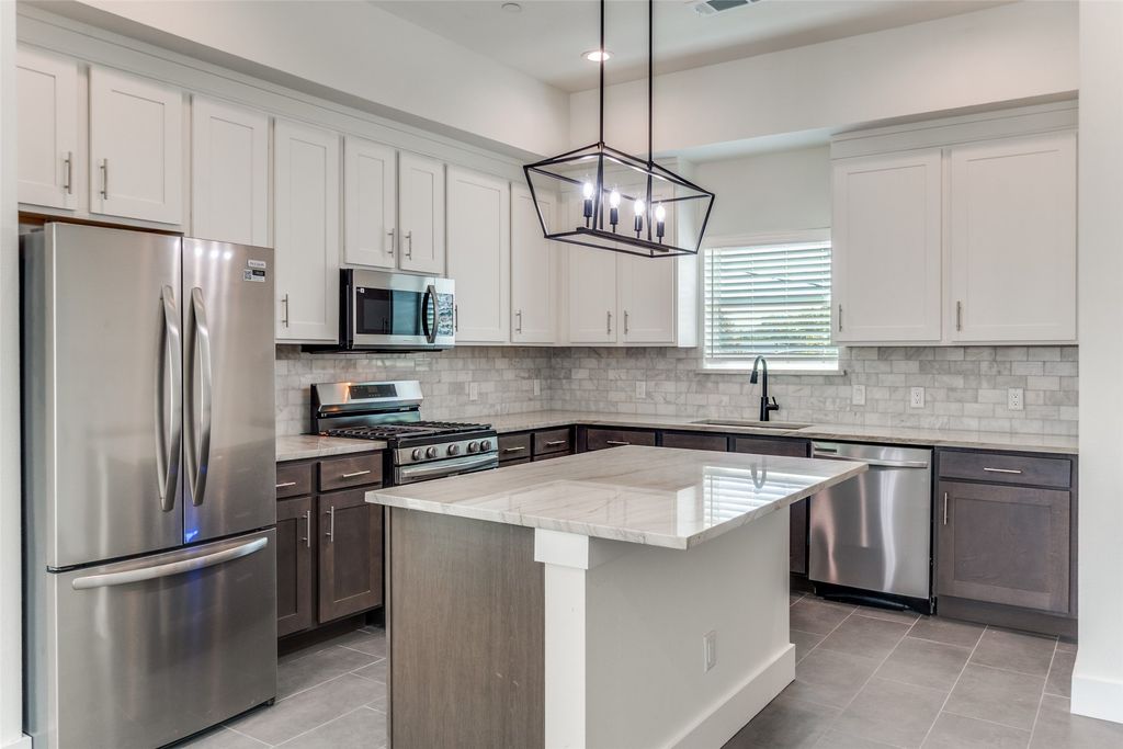 4519 San Jacinto Street 104, Dallas, TX 75204