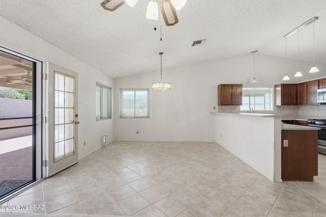 8470 N Star Grass Drive, Tucson, AZ 85742