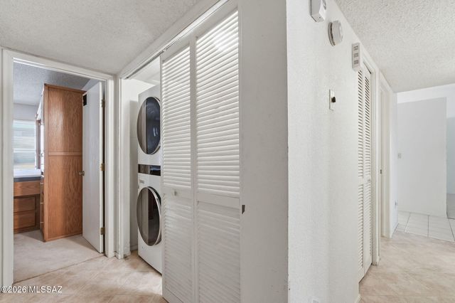 8470 N Star Grass Drive, Tucson, AZ 85742