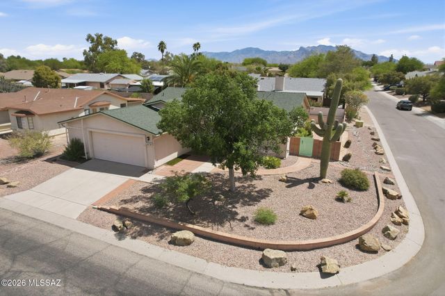 8470 N Star Grass Drive, Tucson, AZ 85742