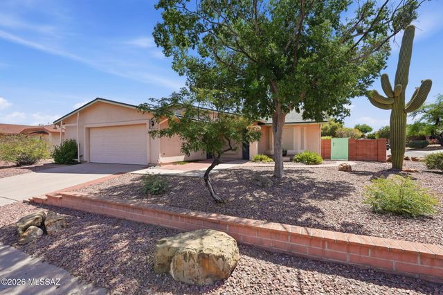 8470 N Star Grass Drive, Tucson, AZ 85742