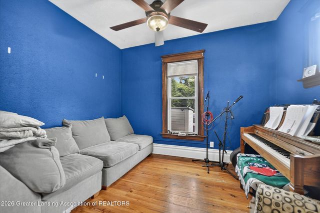 921 W Genesee Street, Lansing, MI 48915