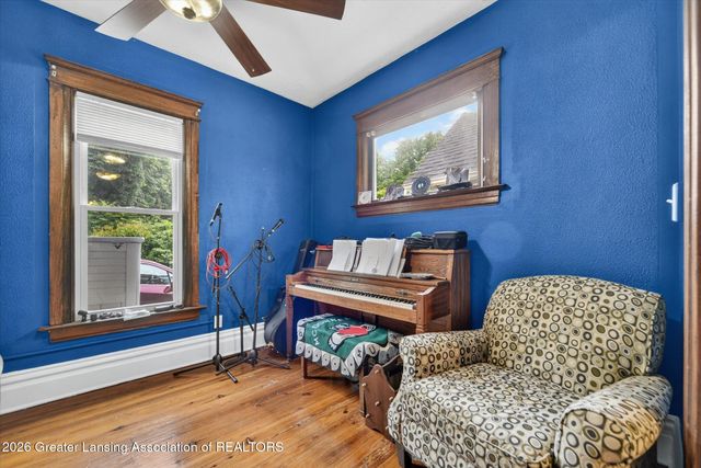 921 W Genesee Street, Lansing, MI 48915