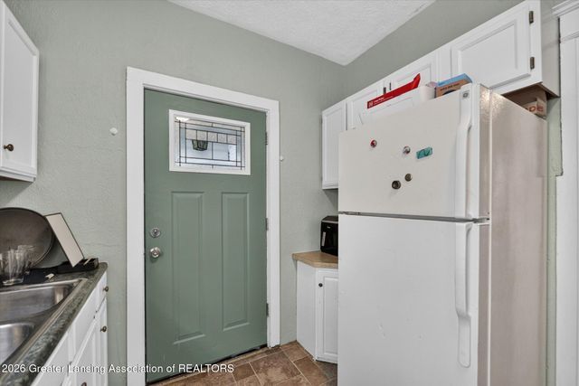 921 W Genesee Street, Lansing, MI 48915