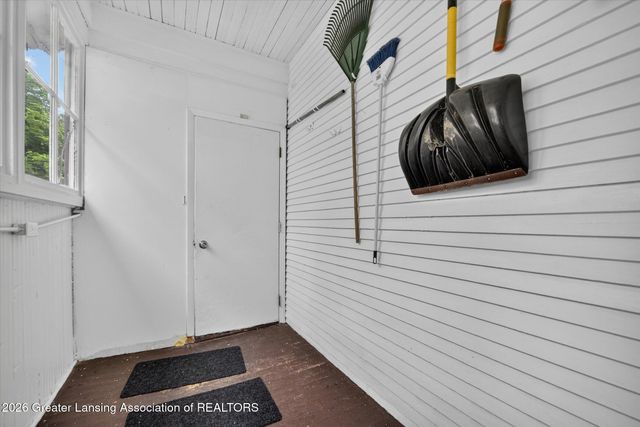 921 W Genesee Street, Lansing, MI 48915