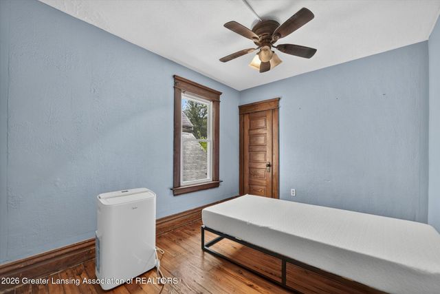 921 W Genesee Street, Lansing, MI 48915