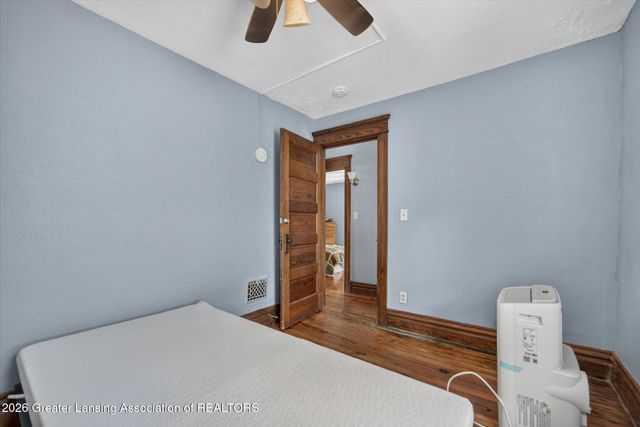 921 W Genesee Street, Lansing, MI 48915