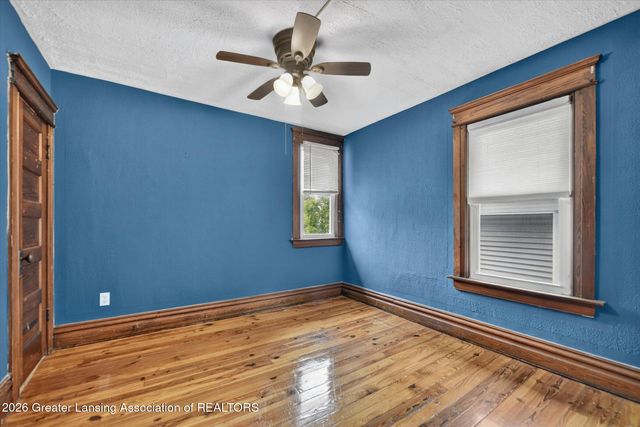 921 W Genesee Street, Lansing, MI 48915