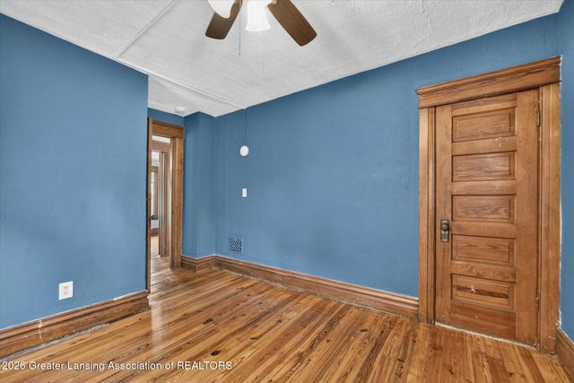 921 W Genesee Street, Lansing, MI 48915