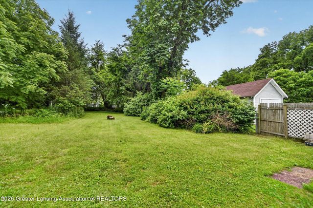 921 W Genesee Street, Lansing, MI 48915