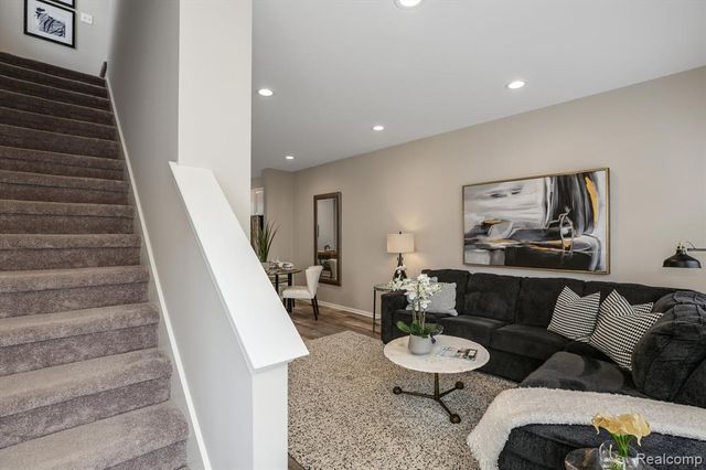 33022 Rougeside Trail Road 53, Farmington, MI 48336