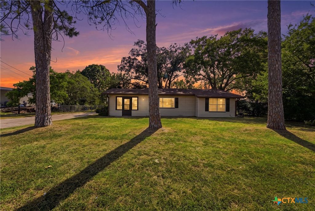 Image 1 of property listing at 1603 Seydler Street, Gonzales, TX 78629