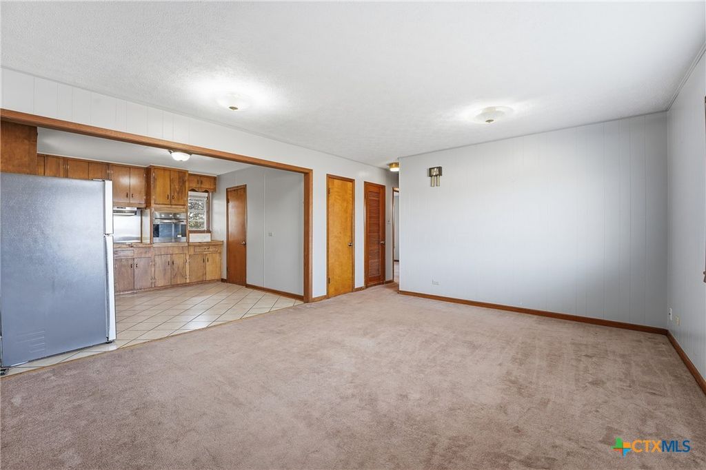 Image 15 of property listing at 1603 Seydler Street, Gonzales, TX 78629
