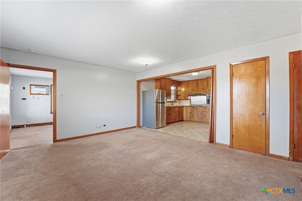 Image 16 of property listing at 1603 Seydler Street, Gonzales, TX 78629