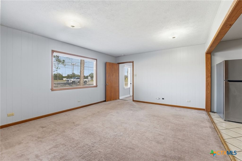 Image 19 of property listing at 1603 Seydler Street, Gonzales, TX 78629