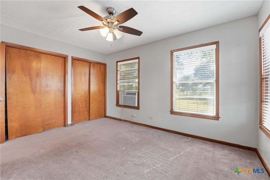 Image 23 of property listing at 1603 Seydler Street, Gonzales, TX 78629